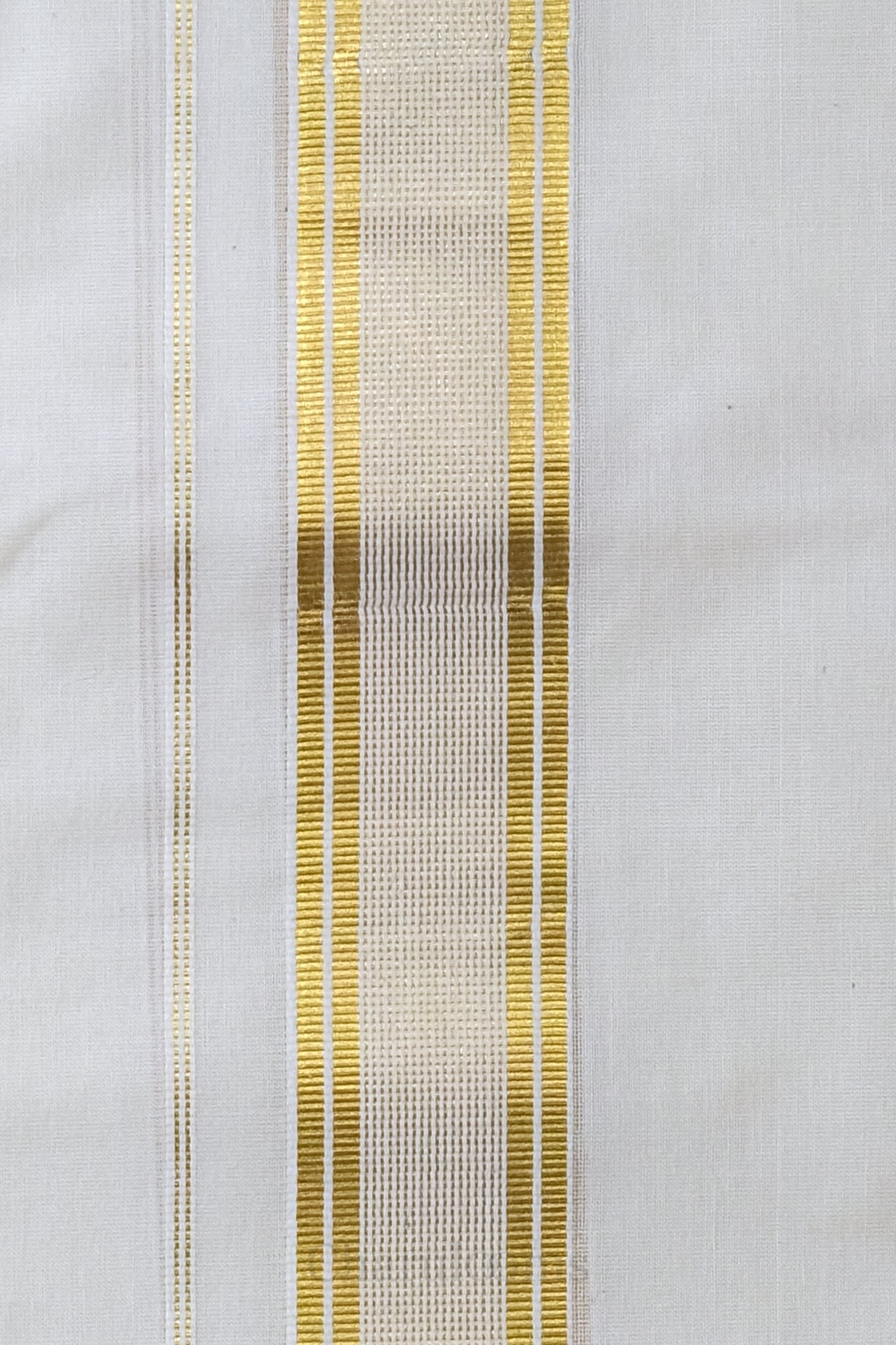 Golden Kara Kasav Mundu – 100% Cotton Traditional Kerala Dhoti
