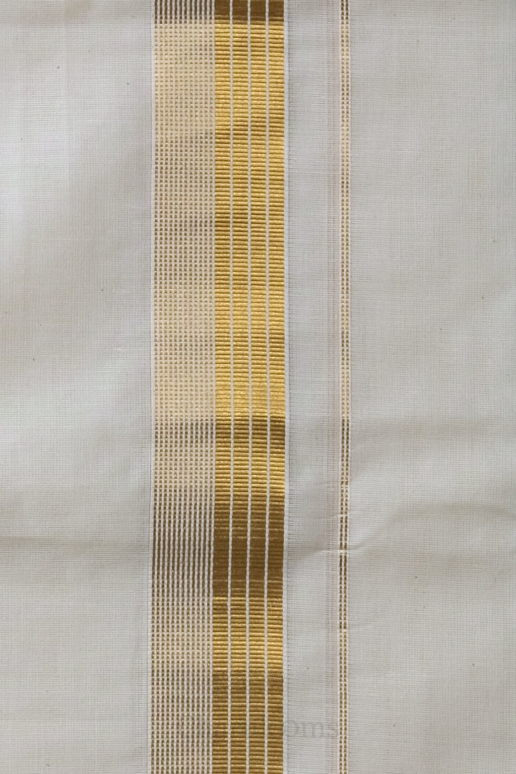 Golden Kara Kasav Mundu – 100% Cotton Traditional Kerala Dhoti