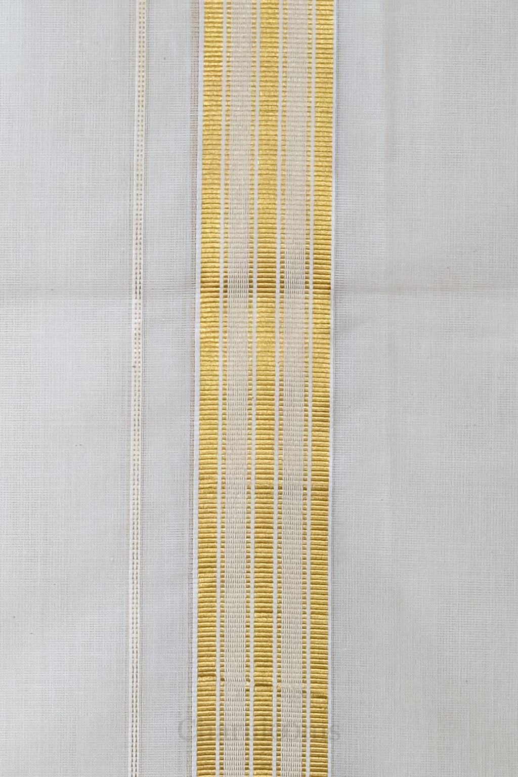 Golden Kara Kasav Mundu – 100% Cotton Traditional Kerala Dhoti