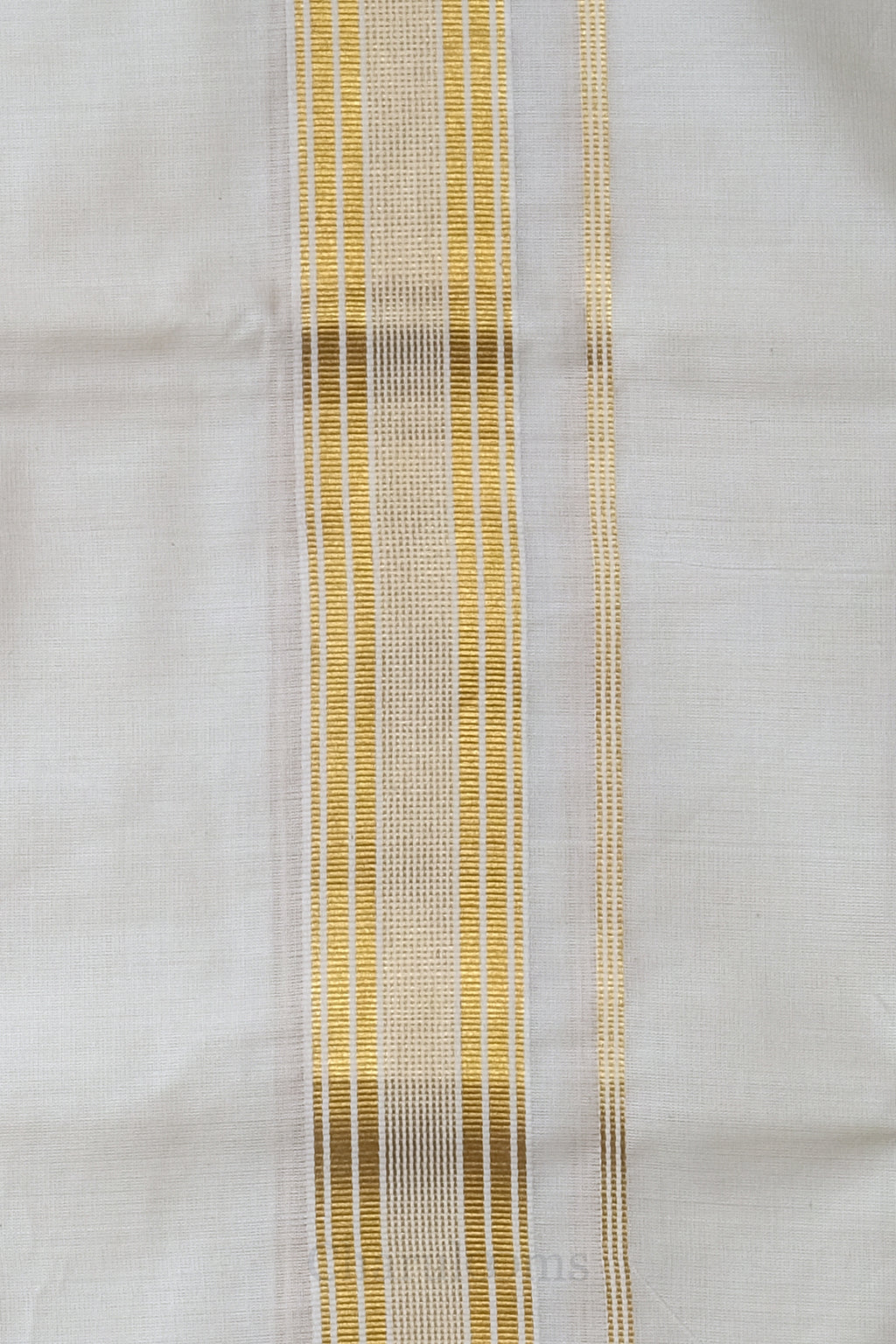 Golden Kara Kasav Mundu – 100% Cotton Traditional Kerala Dhoti