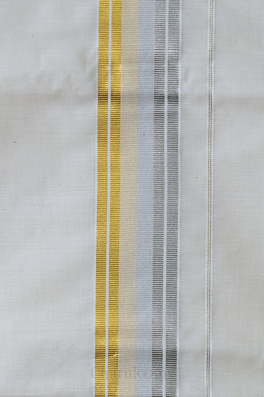 Premium Silver & Gold Kara Kasav Mundu – 100% Cotton Traditional Kerala Dhoti